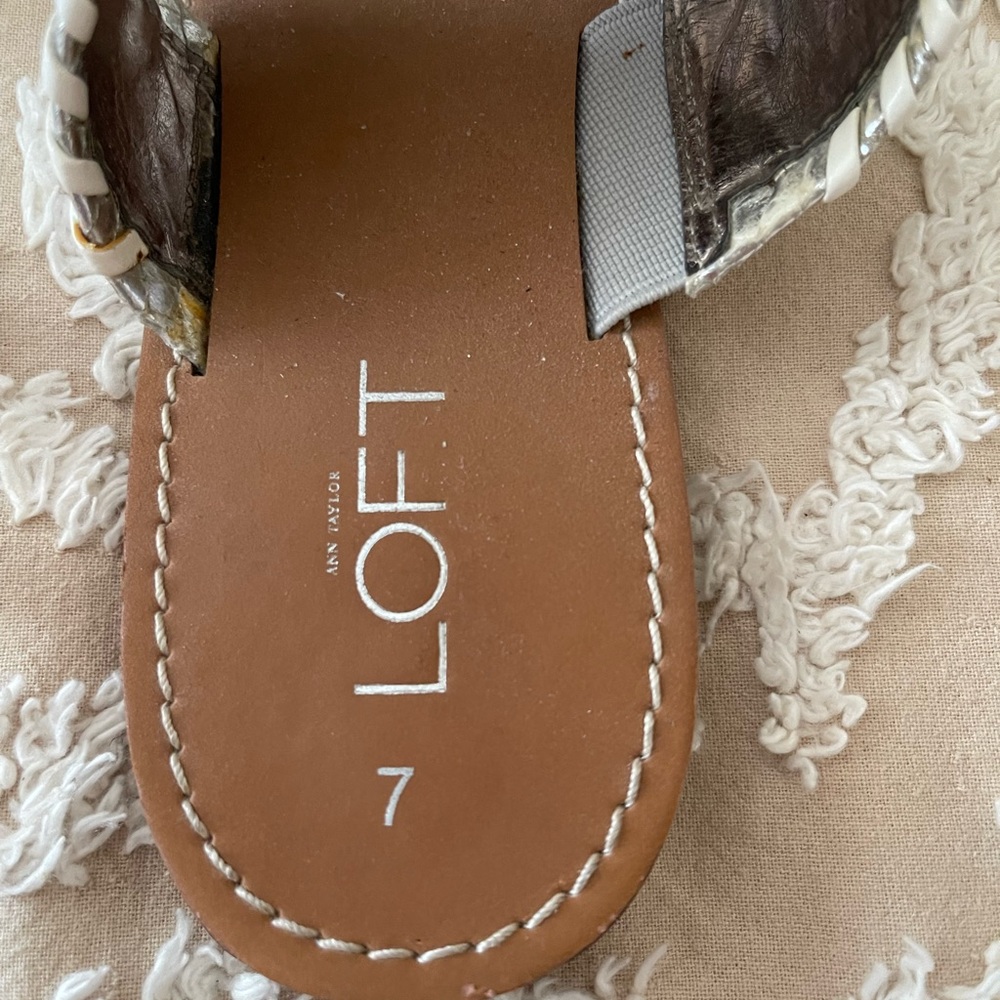 Sandals - Loft Size 7 - Picture 4 of 5